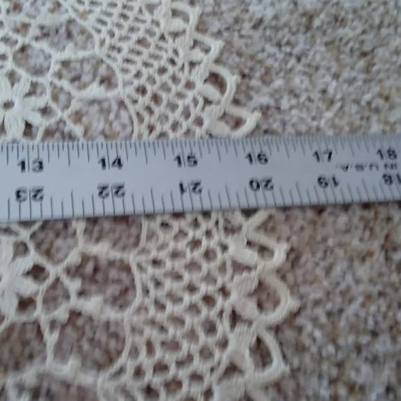 Vintage Crocheted Doily with Intricate Design - Picture 3 of 5